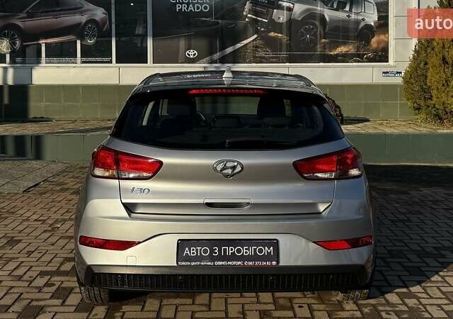 Серый Хендай i30, объемом двигателя 1.5 л и пробегом 76 тыс. км за 17017 $, фото 7 на Automoto.ua