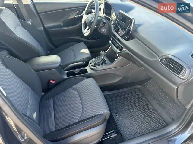 Серый Хендай i30, объемом двигателя 1.5 л и пробегом 18 тыс. км за 16700 $, фото 10 на Automoto.ua