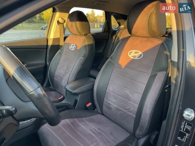 Серый Хендай i30, объемом двигателя 1.5 л и пробегом 72 тыс. км за 17800 $, фото 20 на Automoto.ua