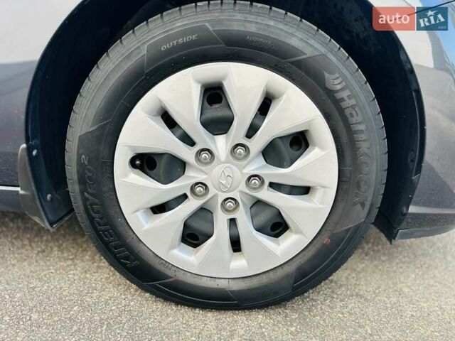 Сірий Хендай i30, об'ємом двигуна 1.5 л та пробігом 78 тис. км за 16900 $, фото 65 на Automoto.ua