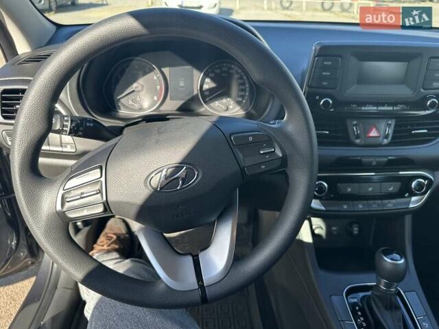 Серый Хендай i30, объемом двигателя 1.5 л и пробегом 18 тыс. км за 16700 $, фото 6 на Automoto.ua