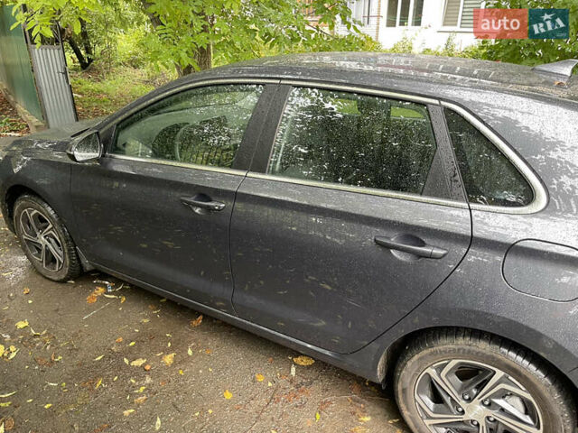 Серый Хендай i30, объемом двигателя 1.5 л и пробегом 43 тыс. км за 17100 $, фото 3 на Automoto.ua