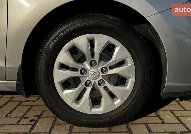 Серый Хендай i30, объемом двигателя 1.5 л и пробегом 76 тыс. км за 17017 $, фото 18 на Automoto.ua