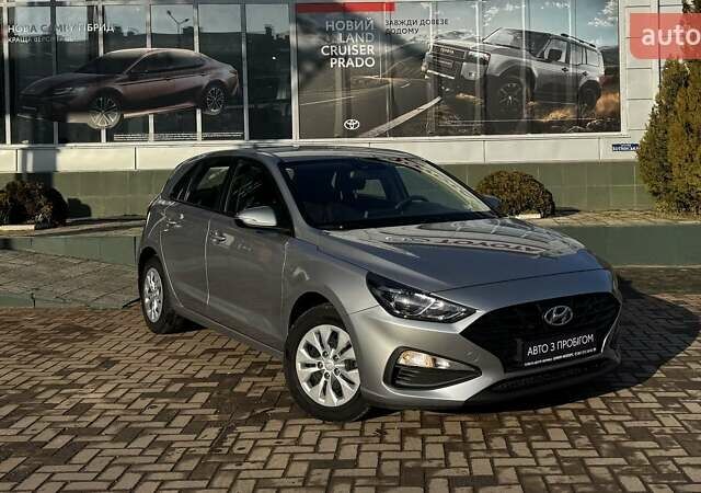 Серый Хендай i30, объемом двигателя 1.5 л и пробегом 76 тыс. км за 17017 $, фото 2 на Automoto.ua