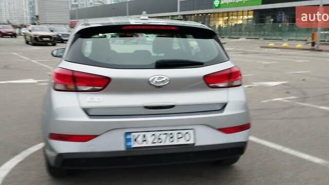 Серый Хендай i30, объемом двигателя 1.5 л и пробегом 50 тыс. км за 15700 $, фото 3 на Automoto.ua