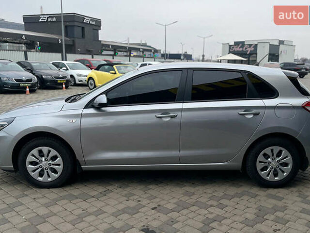 Серый Хендай i30, объемом двигателя 1.5 л и пробегом 48 тыс. км за 14000 $, фото 3 на Automoto.ua