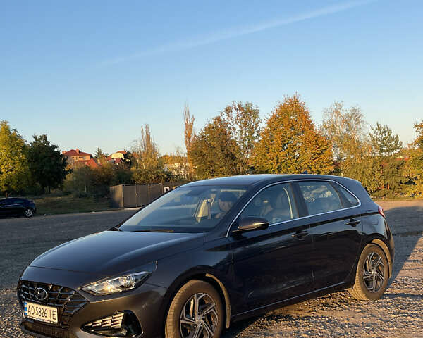 Серый Хендай i30, объемом двигателя 1.5 л и пробегом 72 тыс. км за 17800 $, фото 16 на Automoto.ua