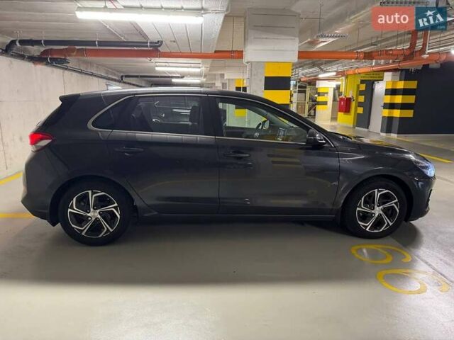 Серый Хендай i30, объемом двигателя 1.5 л и пробегом 41 тыс. км за 19500 $, фото 5 на Automoto.ua