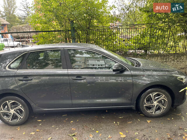 Серый Хендай i30, объемом двигателя 1.5 л и пробегом 43 тыс. км за 17100 $, фото 1 на Automoto.ua