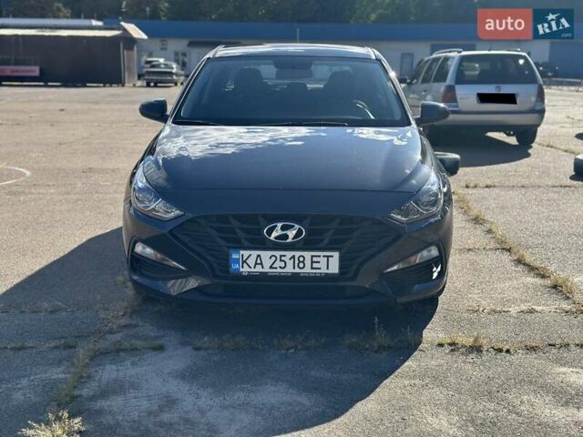 Серый Хендай i30, объемом двигателя 1.5 л и пробегом 18 тыс. км за 16700 $, фото 1 на Automoto.ua