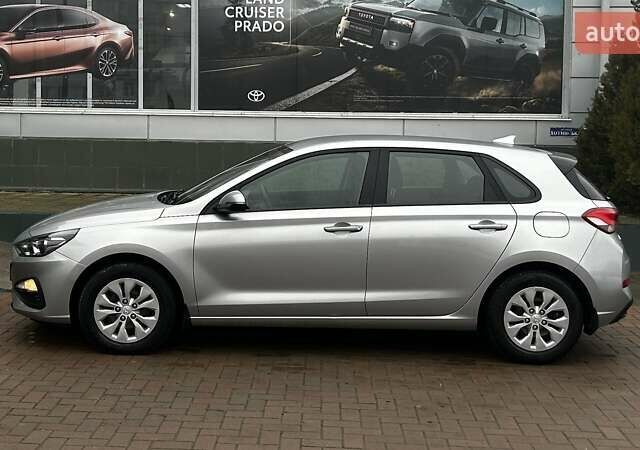 Серый Хендай i30, объемом двигателя 1.5 л и пробегом 76 тыс. км за 17017 $, фото 3 на Automoto.ua