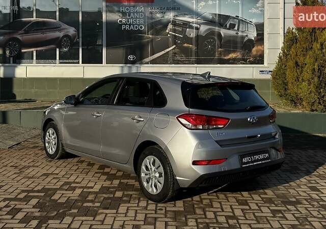 Серый Хендай i30, объемом двигателя 1.5 л и пробегом 76 тыс. км за 17017 $, фото 6 на Automoto.ua