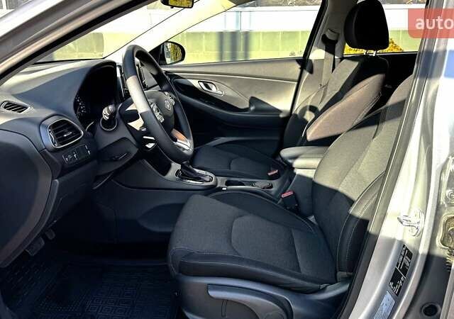 Серый Хендай i30, объемом двигателя 1.5 л и пробегом 76 тыс. км за 17017 $, фото 12 на Automoto.ua