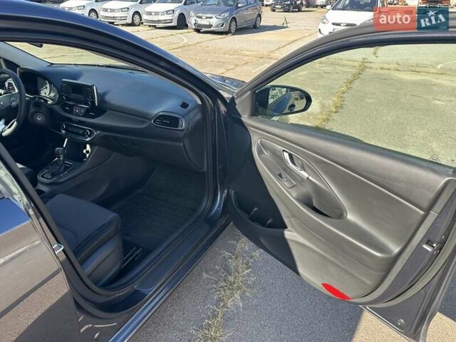 Сірий Хендай i30, об'ємом двигуна 1.5 л та пробігом 18 тис. км за 16200 $, фото 9 на Automoto.ua
