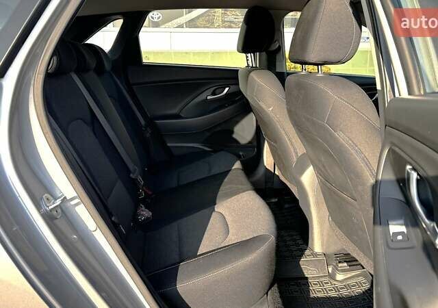 Серый Хендай i30, объемом двигателя 1.5 л и пробегом 76 тыс. км за 17017 $, фото 10 на Automoto.ua