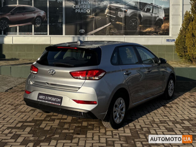 Сірий Хендай i30, об'ємом двигуна 1.5 л та пробігом 76 тис. км за 17062 $, фото 5 на Automoto.ua