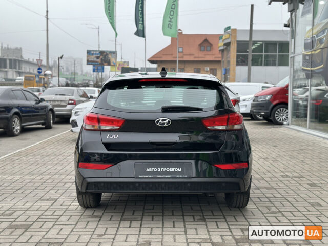 Серый Хендай i30, объемом двигателя 1.5 л и пробегом 50 тыс. км за 16800 $, фото 4 на Automoto.ua