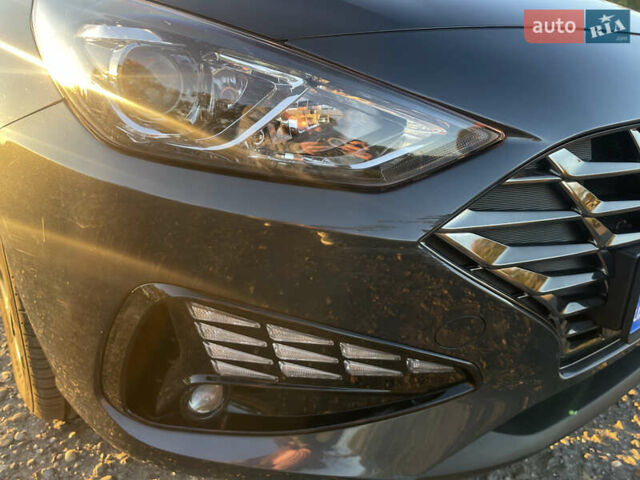 Серый Хендай i30, объемом двигателя 1.5 л и пробегом 72 тыс. км за 17800 $, фото 12 на Automoto.ua