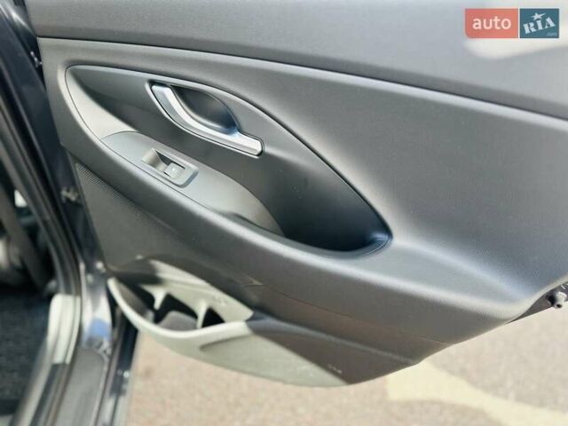 Сірий Хендай i30, об'ємом двигуна 1.5 л та пробігом 78 тис. км за 16900 $, фото 62 на Automoto.ua