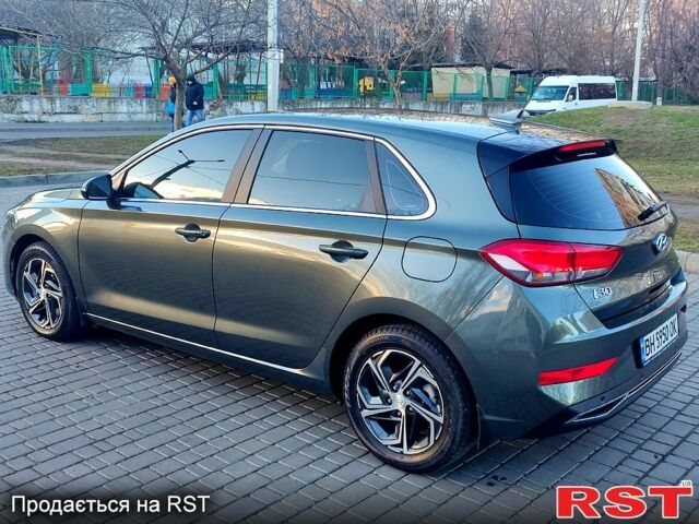 Сірий Хендай i30, об'ємом двигуна 1.5 л та пробігом 30 тис. км за 20000 $, фото 4 на Automoto.ua