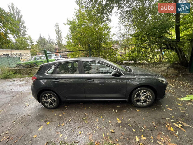 Серый Хендай i30, объемом двигателя 1.5 л и пробегом 43 тыс. км за 17100 $, фото 6 на Automoto.ua