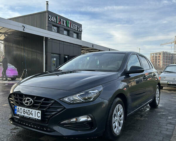 Серый Хендай i30, объемом двигателя 1.5 л и пробегом 18 тыс. км за 17800 $, фото 5 на Automoto.ua