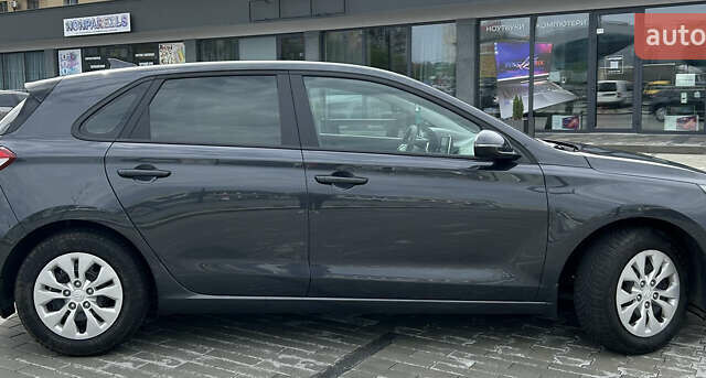 Сірий Хендай i30, об'ємом двигуна 1.5 л та пробігом 10 тис. км за 18300 $, фото 17 на Automoto.ua