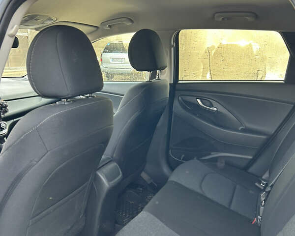 Серый Хендай i30, объемом двигателя 1.5 л и пробегом 18 тыс. км за 17800 $, фото 2 на Automoto.ua