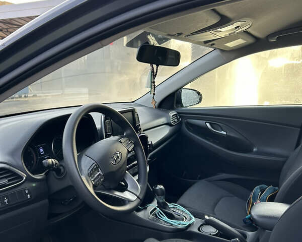 Серый Хендай i30, объемом двигателя 1.5 л и пробегом 18 тыс. км за 17800 $, фото 7 на Automoto.ua