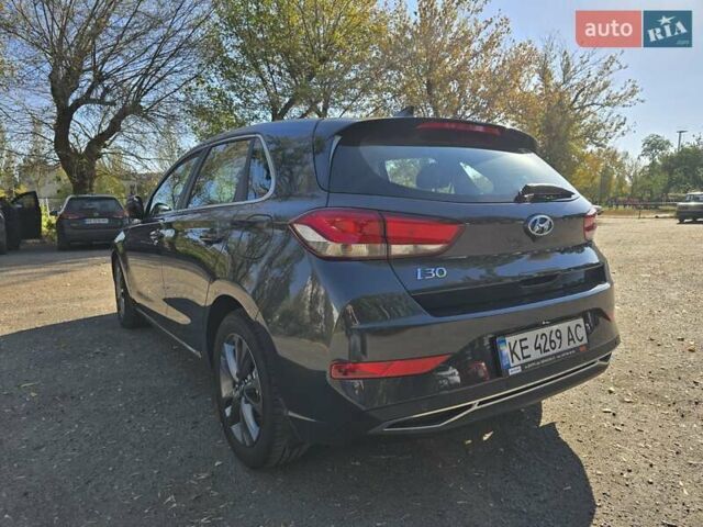 Серый Хендай i30, объемом двигателя 1.5 л и пробегом 14 тыс. км за 21100 $, фото 7 на Automoto.ua
