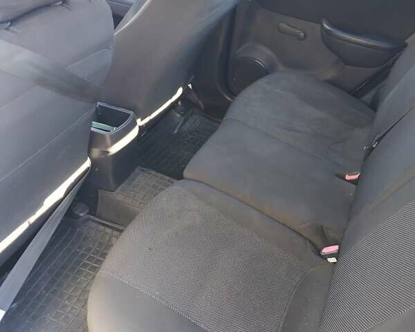 Серый Хендай i30, объемом двигателя 1.4 л и пробегом 167 тыс. км за 6300 $, фото 7 на Automoto.ua