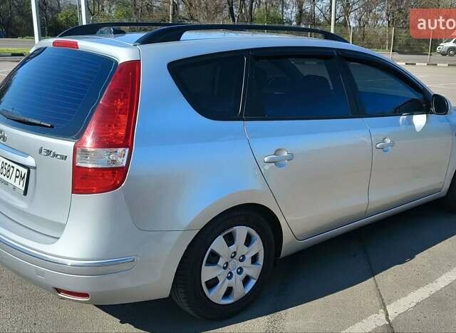 Серый Хендай i30, объемом двигателя 1.6 л и пробегом 241 тыс. км за 6700 $, фото 2 на Automoto.ua