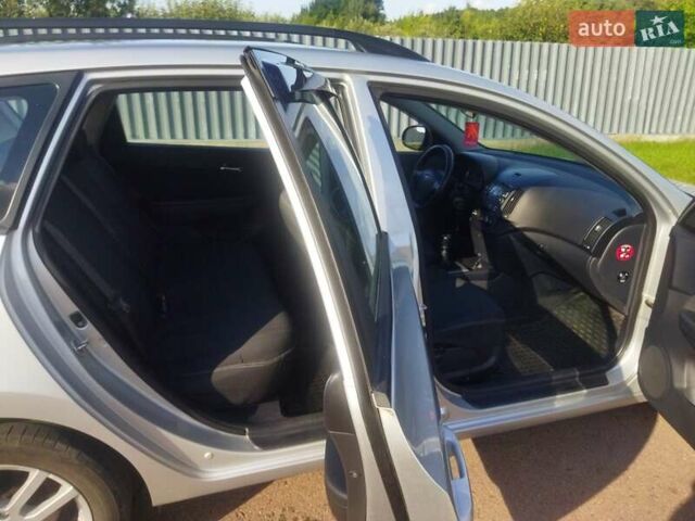 Серый Хендай i30, объемом двигателя 1.59 л и пробегом 267 тыс. км за 5500 $, фото 6 на Automoto.ua