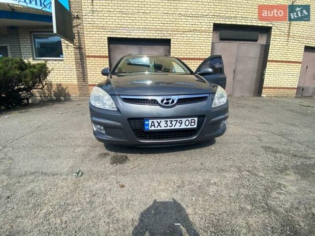 Сірий Хендай i30, об'ємом двигуна 1.59 л та пробігом 200 тис. км за 6300 $, фото 9 на Automoto.ua