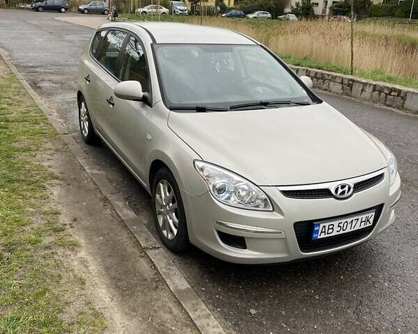 Сірий Хендай i30, об'ємом двигуна 1.58 л та пробігом 224 тис. км за 6200 $, фото 1 на Automoto.ua