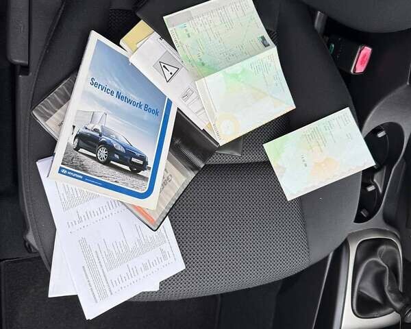 Сірий Хендай i30, об'ємом двигуна 1.6 л та пробігом 201 тис. км за 6800 $, фото 11 на Automoto.ua