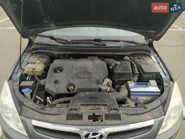 Серый Хендай i30, объемом двигателя 1.6 л и пробегом 248 тыс. км за 5350 $, фото 16 на Automoto.ua