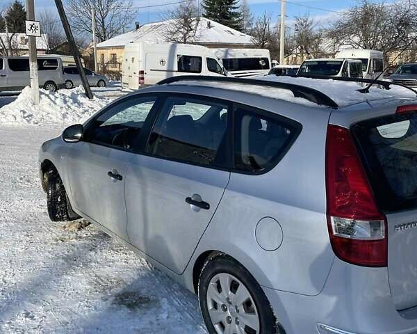 Сірий Хендай i30, об'ємом двигуна 1.59 л та пробігом 173 тис. км за 6200 $, фото 3 на Automoto.ua