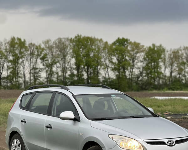 Сірий Хендай i30, об'ємом двигуна 1.59 л та пробігом 232 тис. км за 5100 $, фото 2 на Automoto.ua