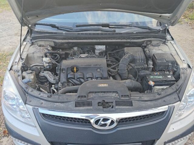 Хендай i30 2008 в Киеве на Automoto.ua Серый Хендай i30, объемом двигателя 1.6 л и пробегом 270 тыс. км за 5000 $, фото 1 на Automoto.ua