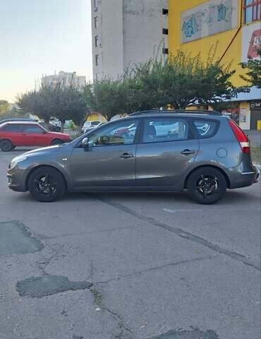 Серый Хендай i30, объемом двигателя 1.6 л и пробегом 265 тыс. км за 6500 $, фото 3 на Automoto.ua