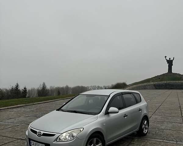 Серый Хендай i30, объемом двигателя 1.6 л и пробегом 197 тыс. км за 5999 $, фото 8 на Automoto.ua