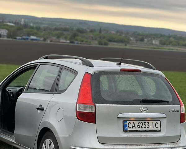 Сірий Хендай i30, об'ємом двигуна 1.59 л та пробігом 232 тис. км за 5100 $, фото 3 на Automoto.ua