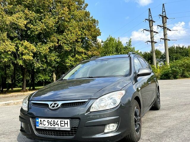 Серый Хендай i30, объемом двигателя 1.6 л и пробегом 236 тыс. км за 4700 $, фото 9 на Automoto.ua