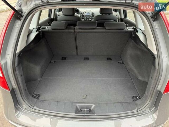 Сірий Хендай i30, об'ємом двигуна 1.6 л та пробігом 201 тис. км за 6800 $, фото 30 на Automoto.ua