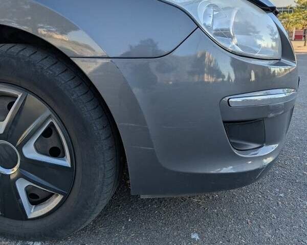 Серый Хендай i30, объемом двигателя 1.6 л и пробегом 248 тыс. км за 5350 $, фото 20 на Automoto.ua