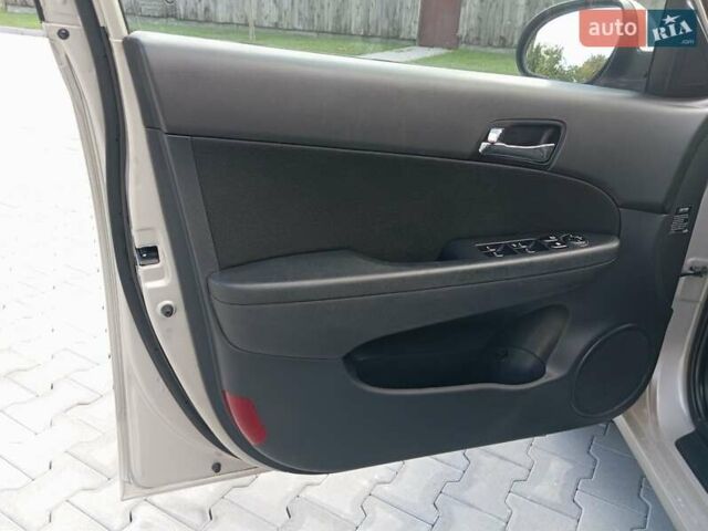 Сірий Хендай i30, об'ємом двигуна 1.6 л та пробігом 250 тис. км за 6700 $, фото 20 на Automoto.ua
