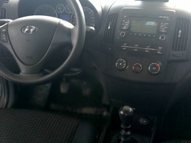 Серый Хендай i30, объемом двигателя 1.6 л и пробегом 204 тыс. км за 7000 $, фото 12 на Automoto.ua