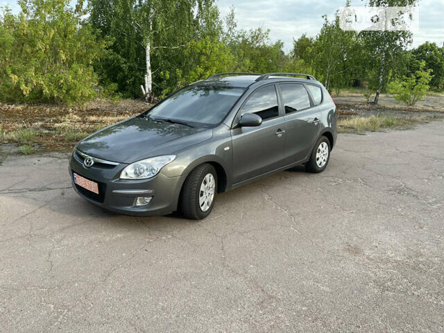 Сірий Хендай i30, об'ємом двигуна 1.6 л та пробігом 296 тис. км за 6900 $, фото 3 на Automoto.ua