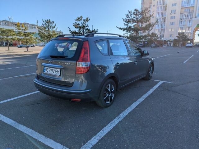 Серый Хендай i30, объемом двигателя 1.6 л и пробегом 248 тыс. км за 5350 $, фото 5 на Automoto.ua